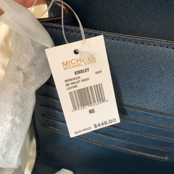 Michael Kors NWT Kinsley Medium Flap Wallet Crossbody in Navy - Picture 11 of 13